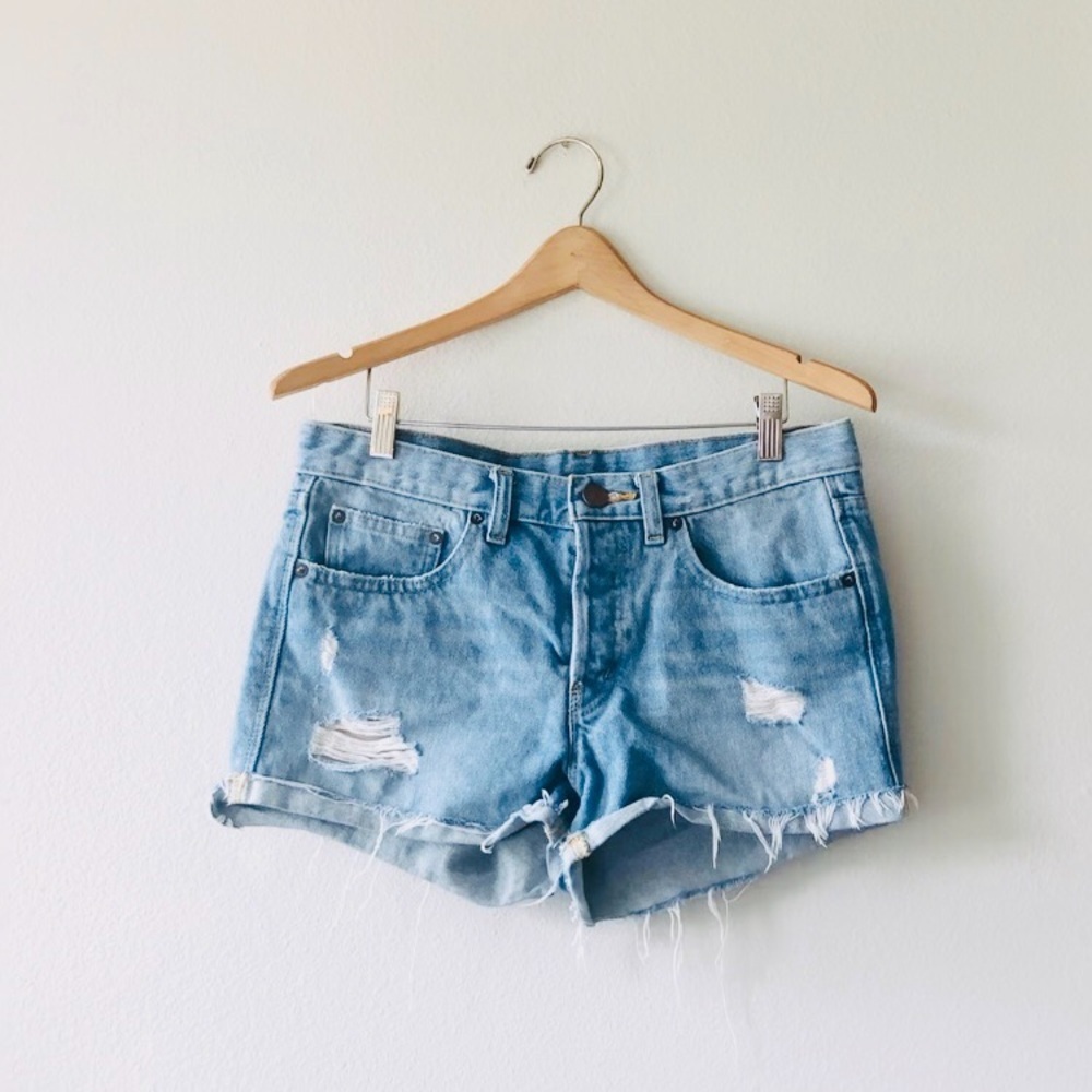 BDG Urban Outfitters Montrose 5 Button Distressed Denim Shorts Blue Size 26